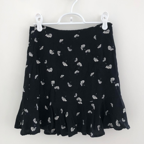 Trendy Forever 21 Black Fan Mini Skirt - Picture 4 of 9